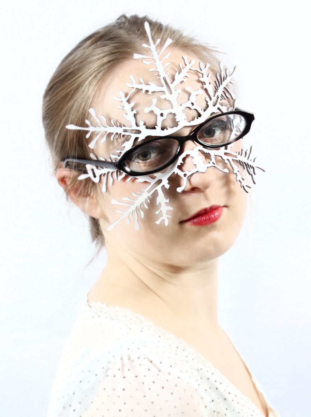 Snowflake leather mask for eyeglass wearers in white