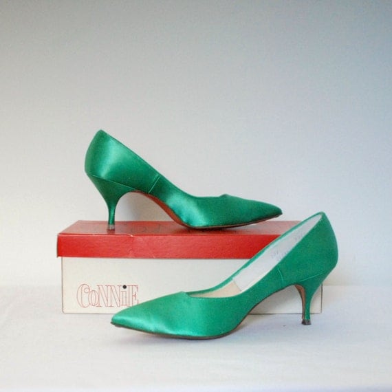 Vintage 1960s Kitten Heels  60s Green Satin Shoes  Pointy Toe (size ...