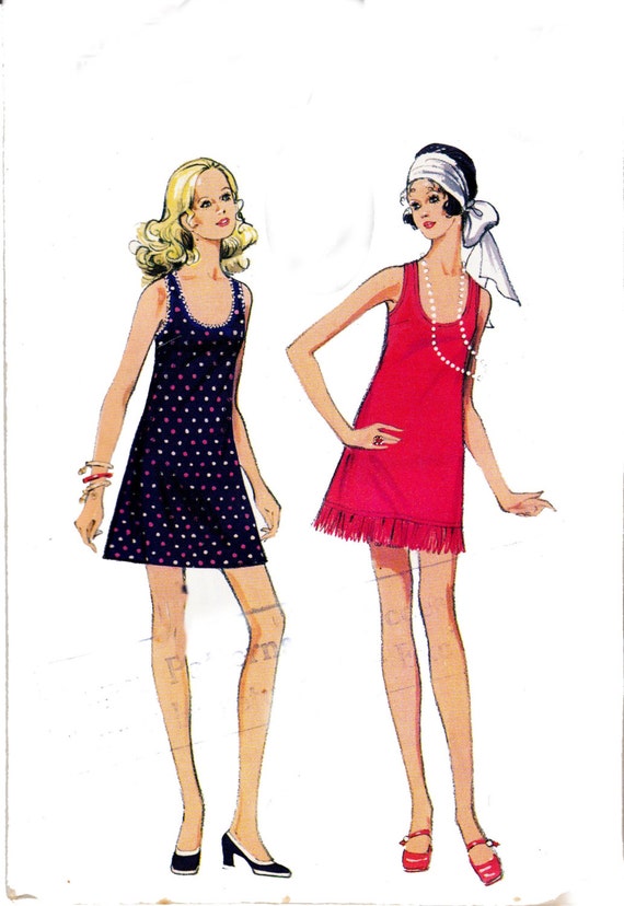 1970s Shift Dress Vintage Sewing Pattern Style 2721 Size 8