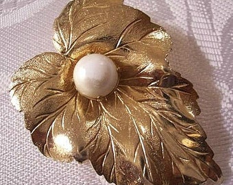 Pearl Leaf Pin Brooch Gold Tone Vintage Sarah Coventry Extra Large Fine Rib Lines
