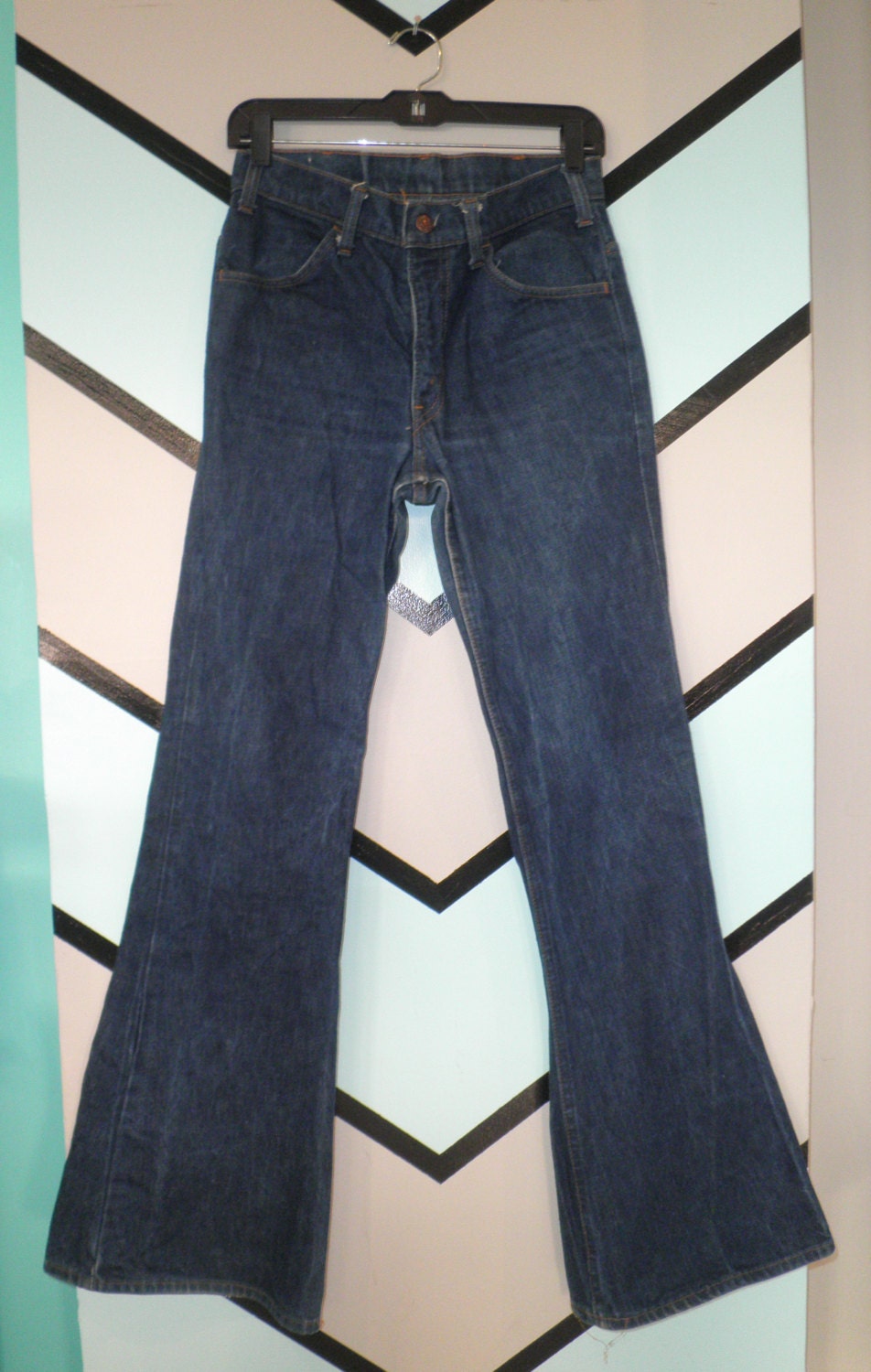 bell bottom levi jeans