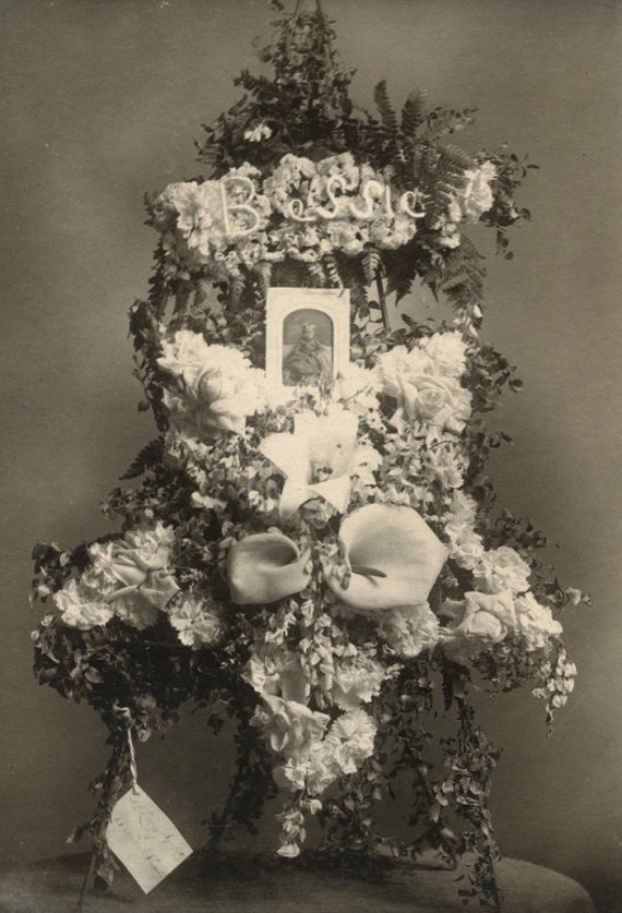 Items similar to Antique 1900 Funeral / Mourning / Memorial Photo for a ...