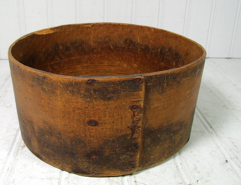 primitive toy box