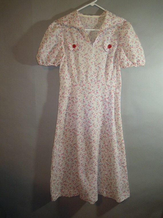 1930s Light Cotton Day Dress // Short Puffy Sleeves // Gored