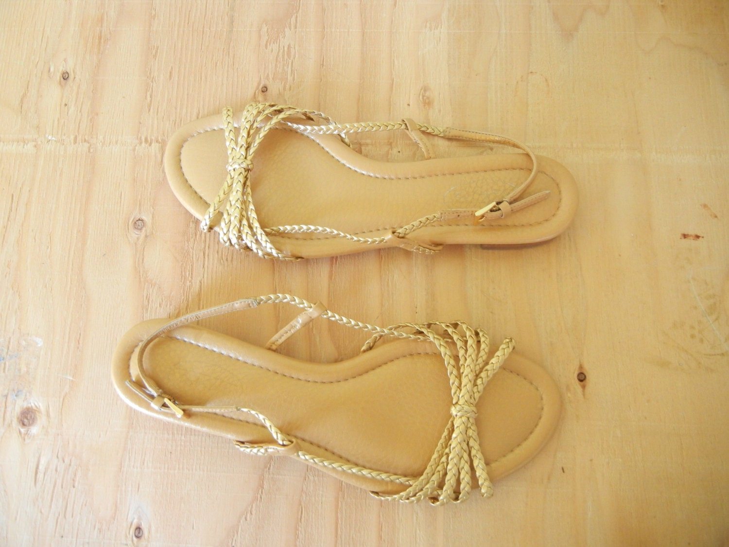 Vintage Gold Sandals 8