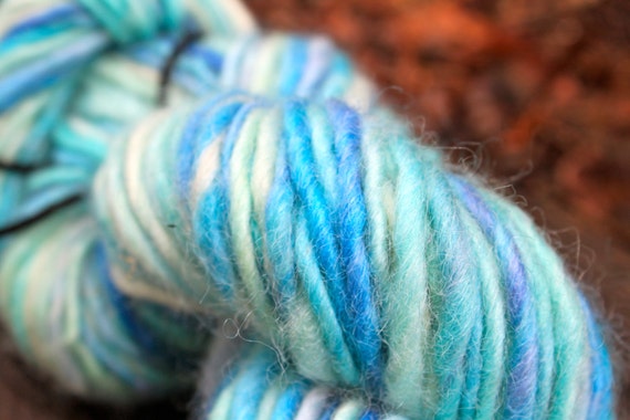SALE - Bulky Yarn, Blue Bulky Yarn, Handspun Hand-Dyed Alpaca. 3.9 oz, 83 yds