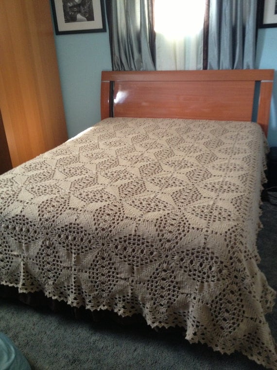 Handmade Kingsize VintageStyle Crochet Bedspread