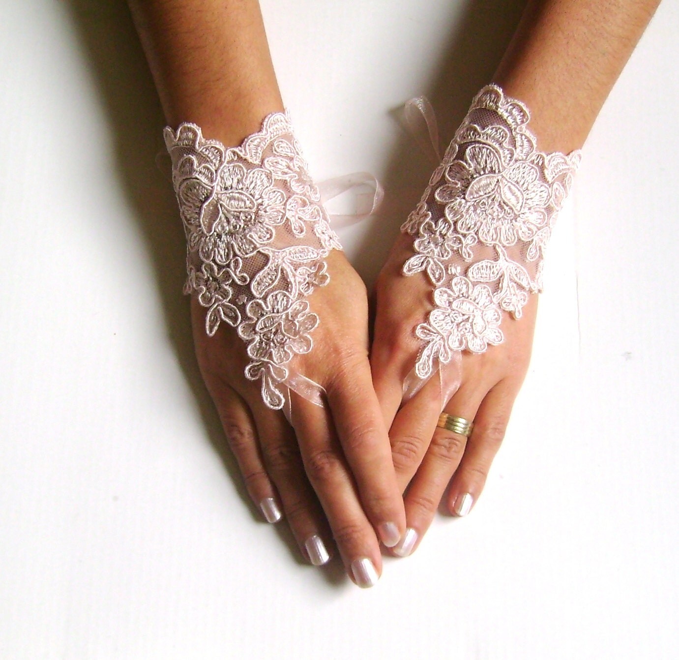 Soft Pink Lace Wedding Gloves Bridal Gloves Guantes Gauntlets 0703