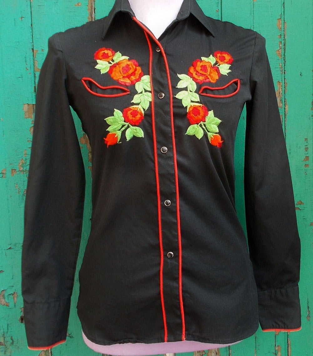 vintage womens embroidered Western Shirt Red Roses front and