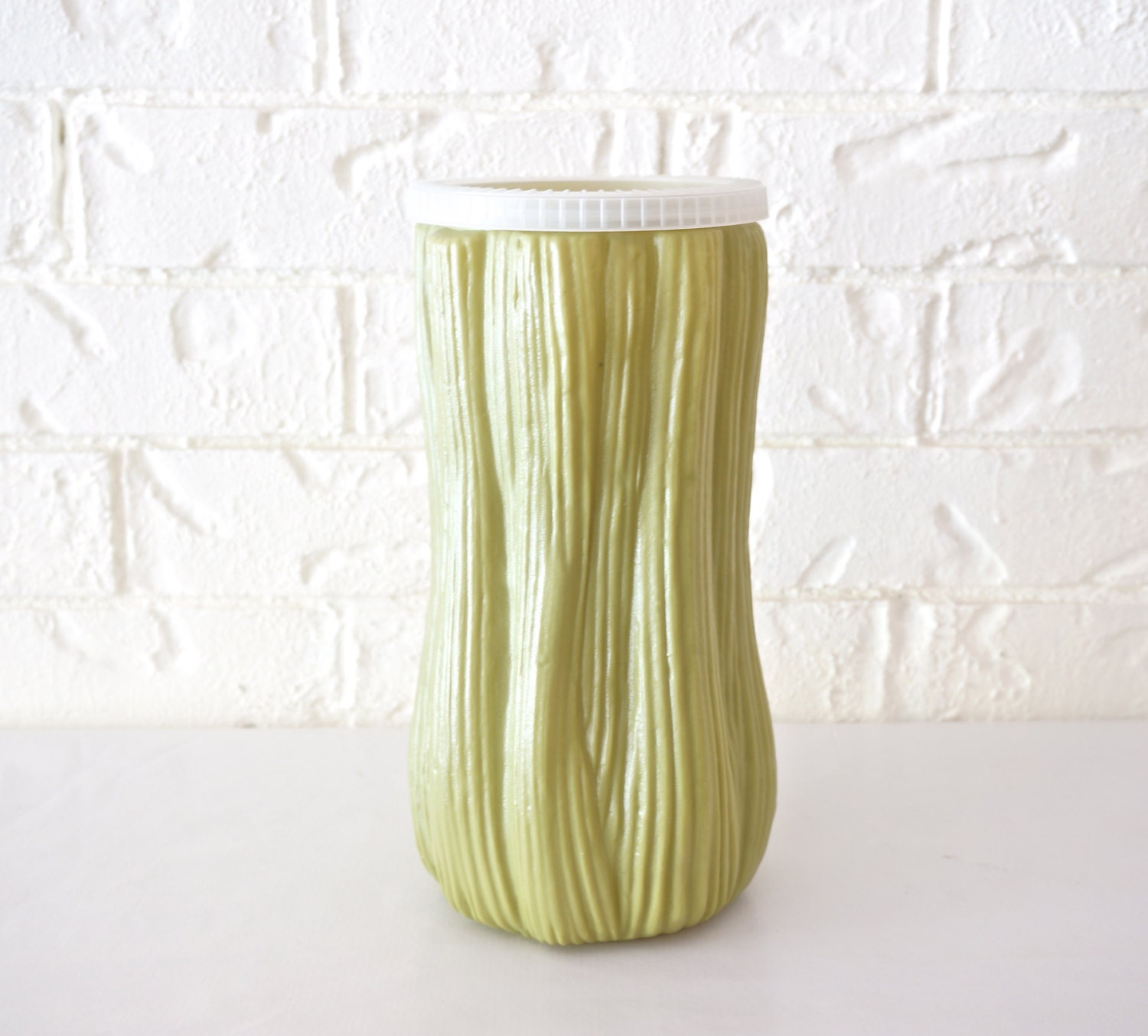 Kitsch Celery Tupperware Container