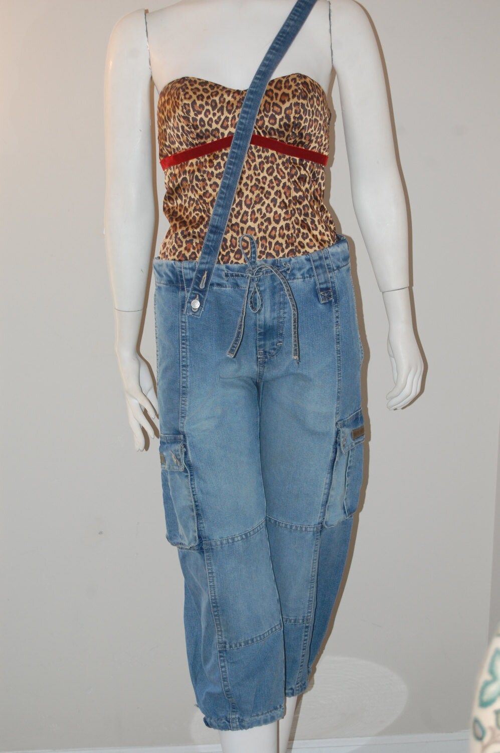 Designer size 26 jeans / Vintage Sassoon jeans / denim cargo