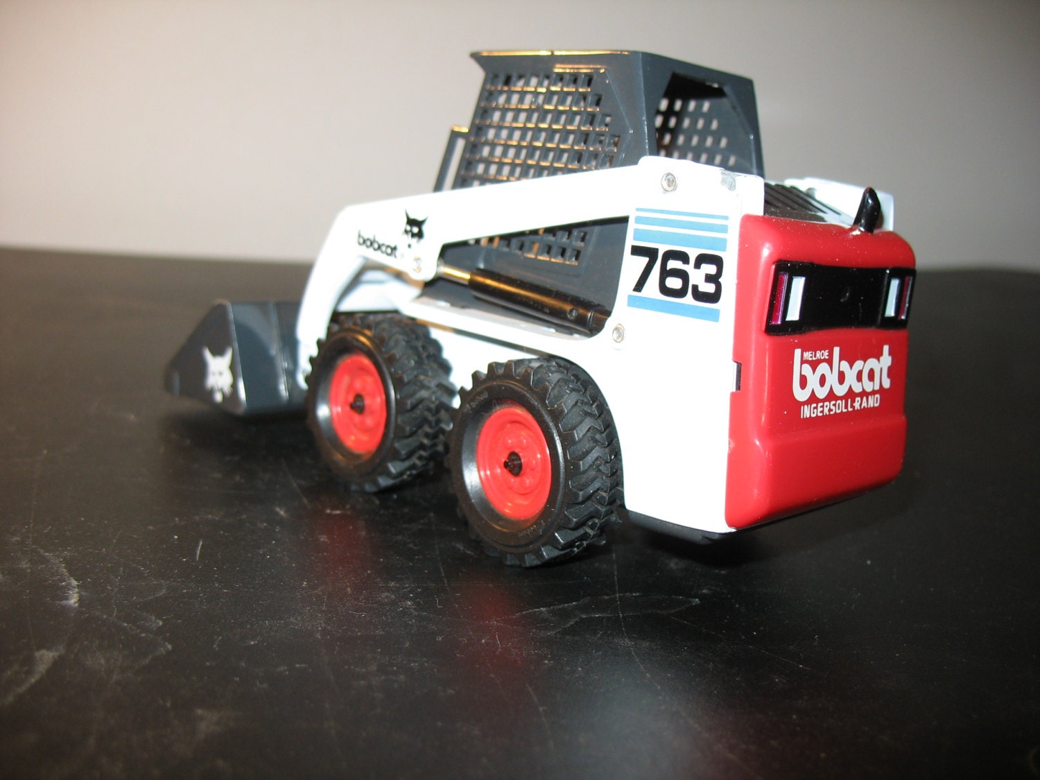 Bobcat 763 Skid-Steer Loader Die Cast Metal Toy Scale 1/25