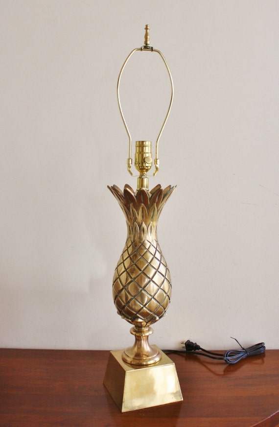 Vintage brass pineapple table lamp large Hollywood Regency
