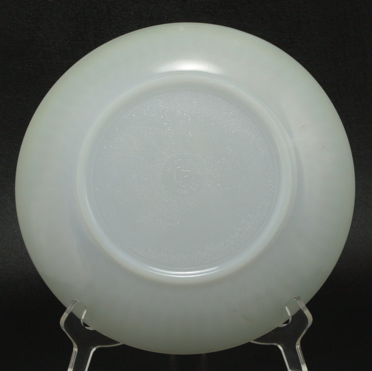 Federal Greenbrier Iridescent Milk Glass Dinner Plate Vtg
