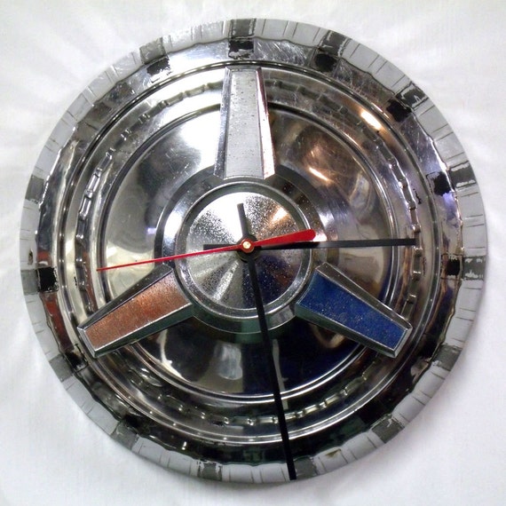 1960 Ford hubcap #9