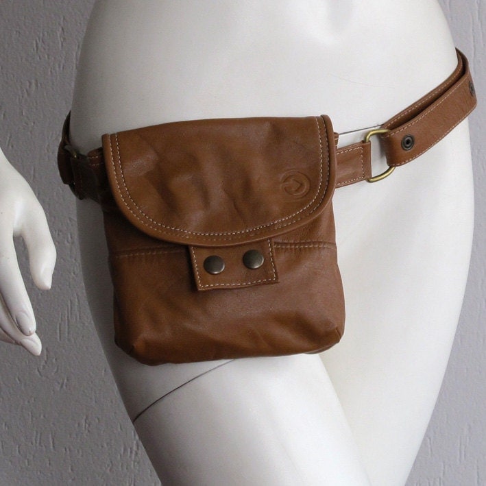 leather hip pouch