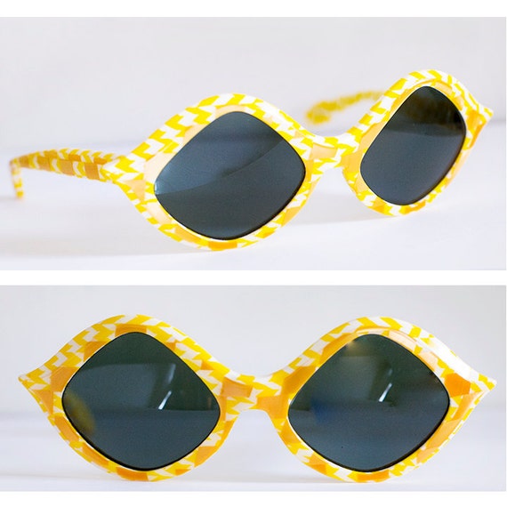 Vintage 1960s SUNSHINE Yellow RAY BAN Tamarin Sunglasses