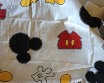 Masque De Protection Tissu Motif MICKEY - Filtre HEPA Intégré - 60 Modèles Au Choix - Neuf Avec Emballage
