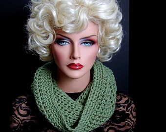 Infinity Scarf, Sage Green, Mens, Womens, Cowl, Green Scarf, Neckwarmer, Light Green Scarf, Winter Accessories, Winter Fashion, Hood, Green