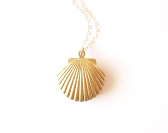 Gold Shell Locket Gold Shell Necklace Seashell Locket Seashell Necklace Sea Shell Locket Sea Shell Necklace Mermaid Locket Mermaid Necklace