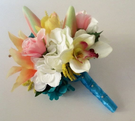 Tropical Wedding Bouquet Lily Bouquet Beach by shannonkristina