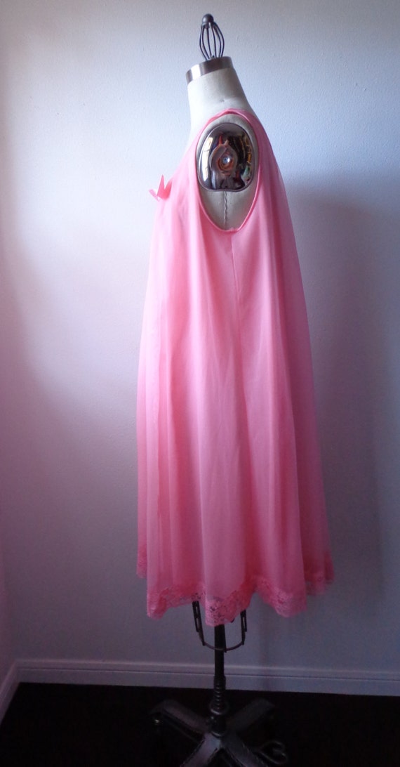 Vintage Nightie 1960's Baby Doll Night Gown with Scalloped