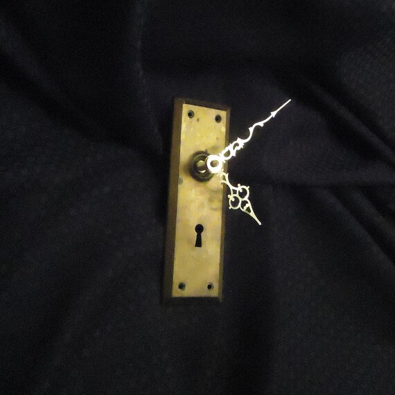 Antique Skeleton Key Hole Clock by cococlock on Etsy