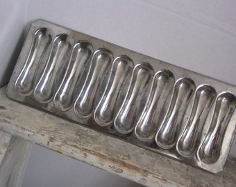 Popular items for vintage baking pans on Etsy