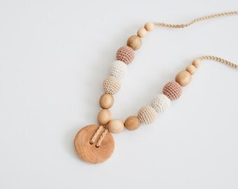 Cream & Beige Button Nursing Necklace / Teething Necklace / Mommy Necklace - Juniper Wood - KangarooCare Made in Europe