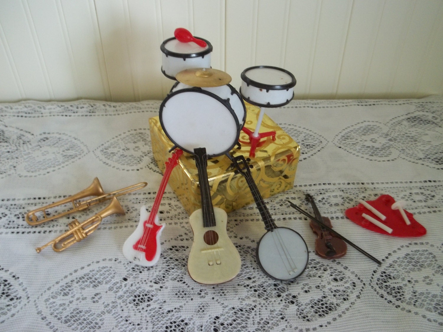 ViNtAge Cake Decorations/Band Instruments/Music