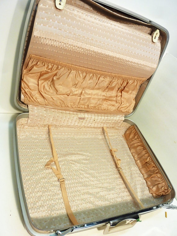 Samsonite 2 pc luggage set off white 70s era pair suitcases