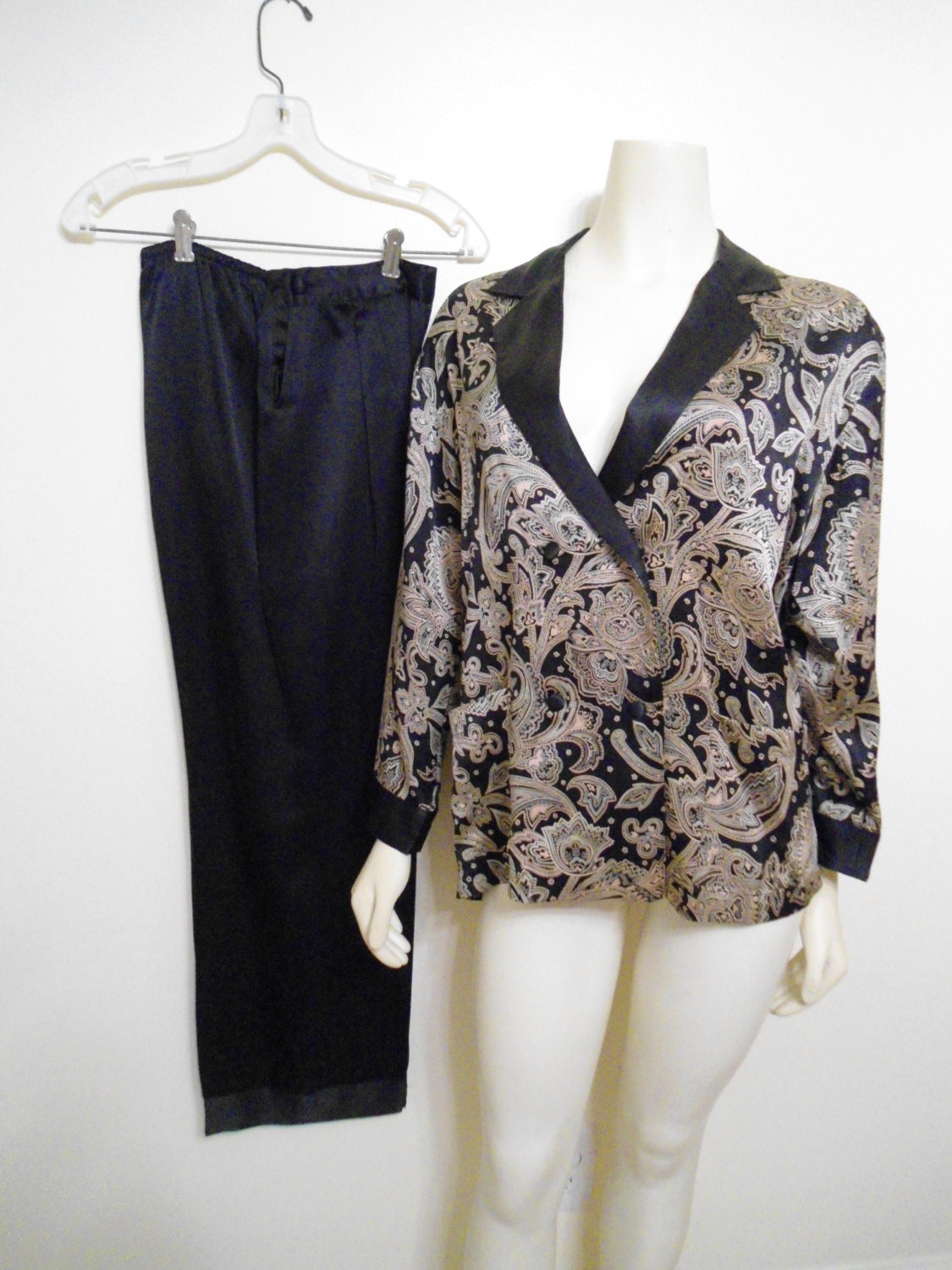 Vintage Silk Pajamas 1970s size Medium by by ChellesTreasure