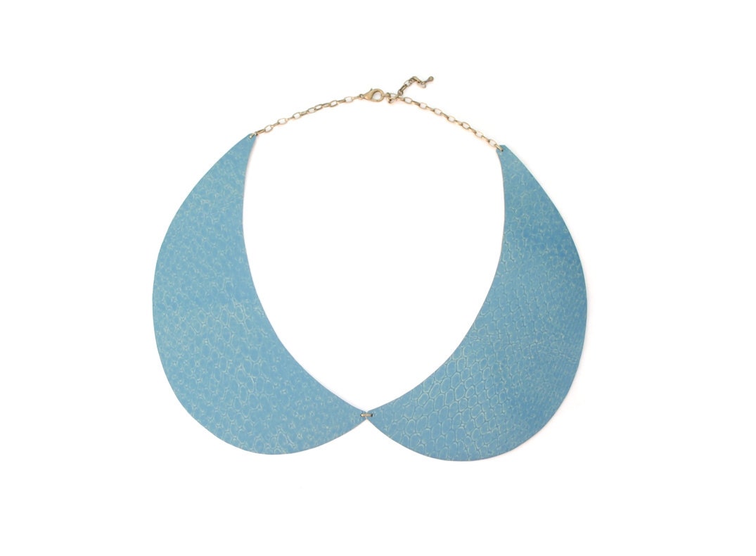 Simple Peter Pan Collar Necklace in Blue Leather with Reptile Pattern, Spring Summer Trends,