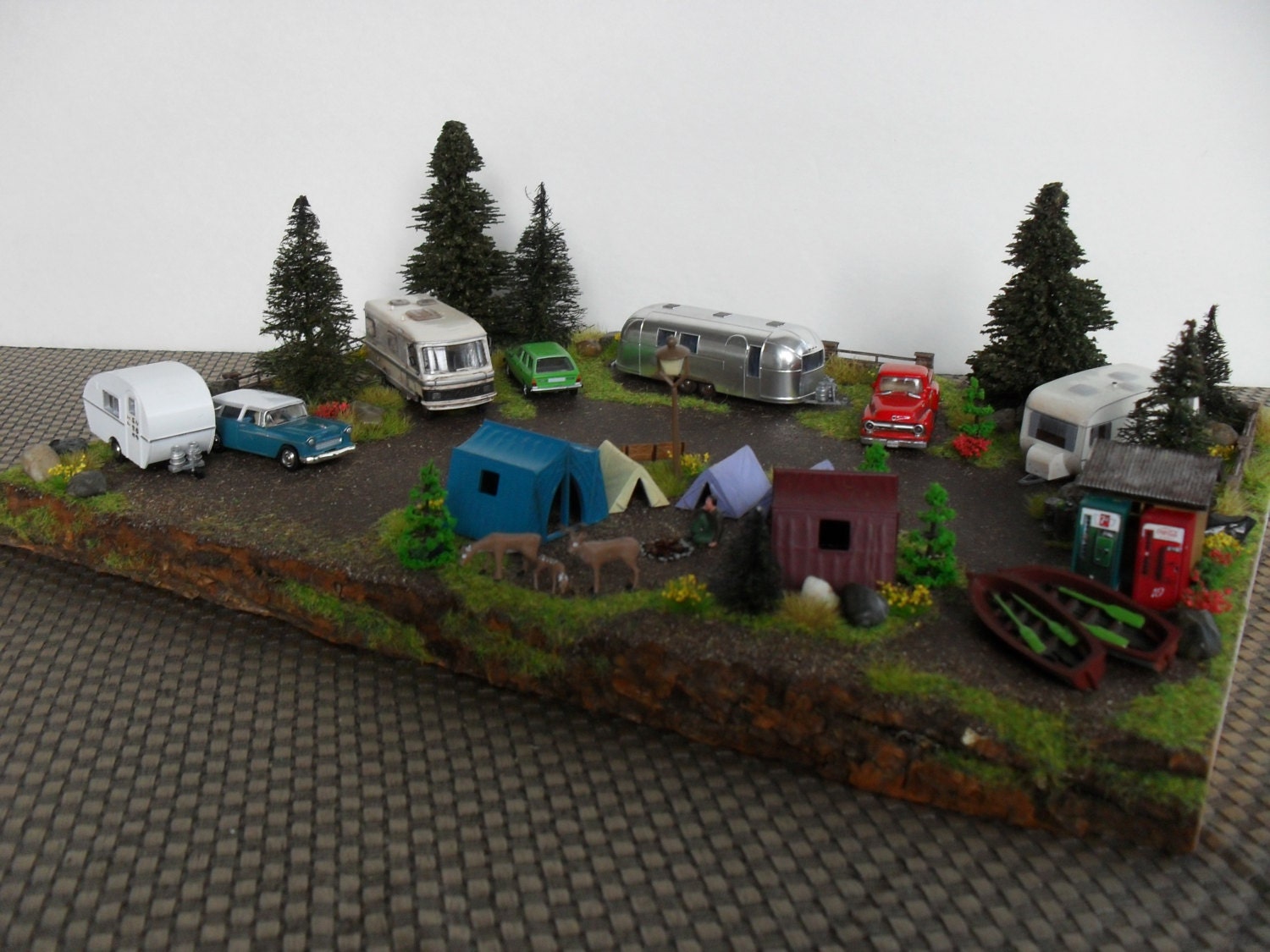 The Ultimate Camping Getaway HO scale diorama