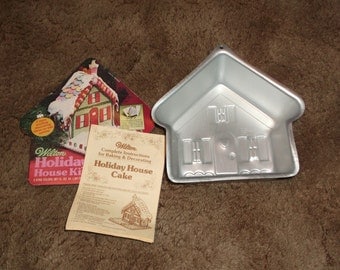 1982 Wilton Holiday Home House Cake Pan with Instructions Free Shipping