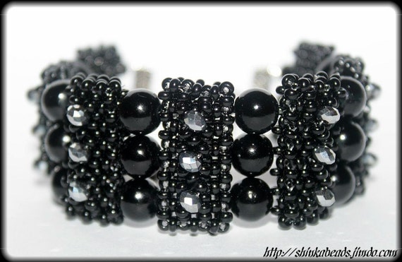 Elegant pearl bracelet Beading Pattern PDF bracelet by Shinkabeads