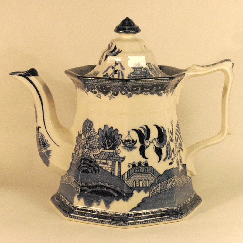 Fenton E C Challinor Ironstone Blue Willow Tea or Coffee Pot