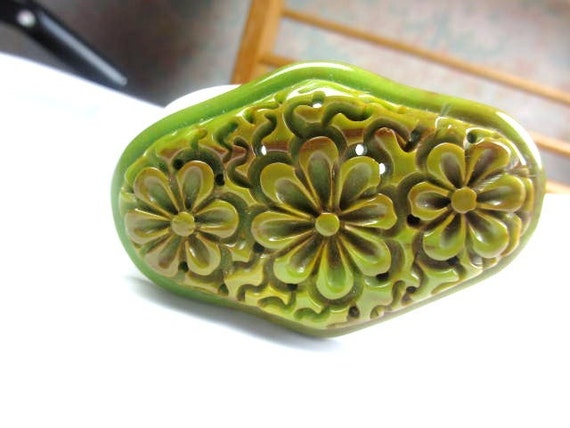 Bakelite Brooch Art Deco Carved Floral Green by OurBoudoir on Etsy