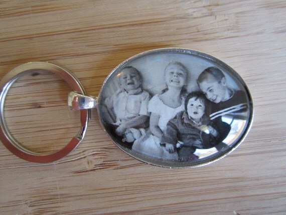 Personalized / custom photo keychain oval or circle perfect Mother's Day gift, gift for Grandma or Mom, sister, aunt, Newlyweds, birthdays