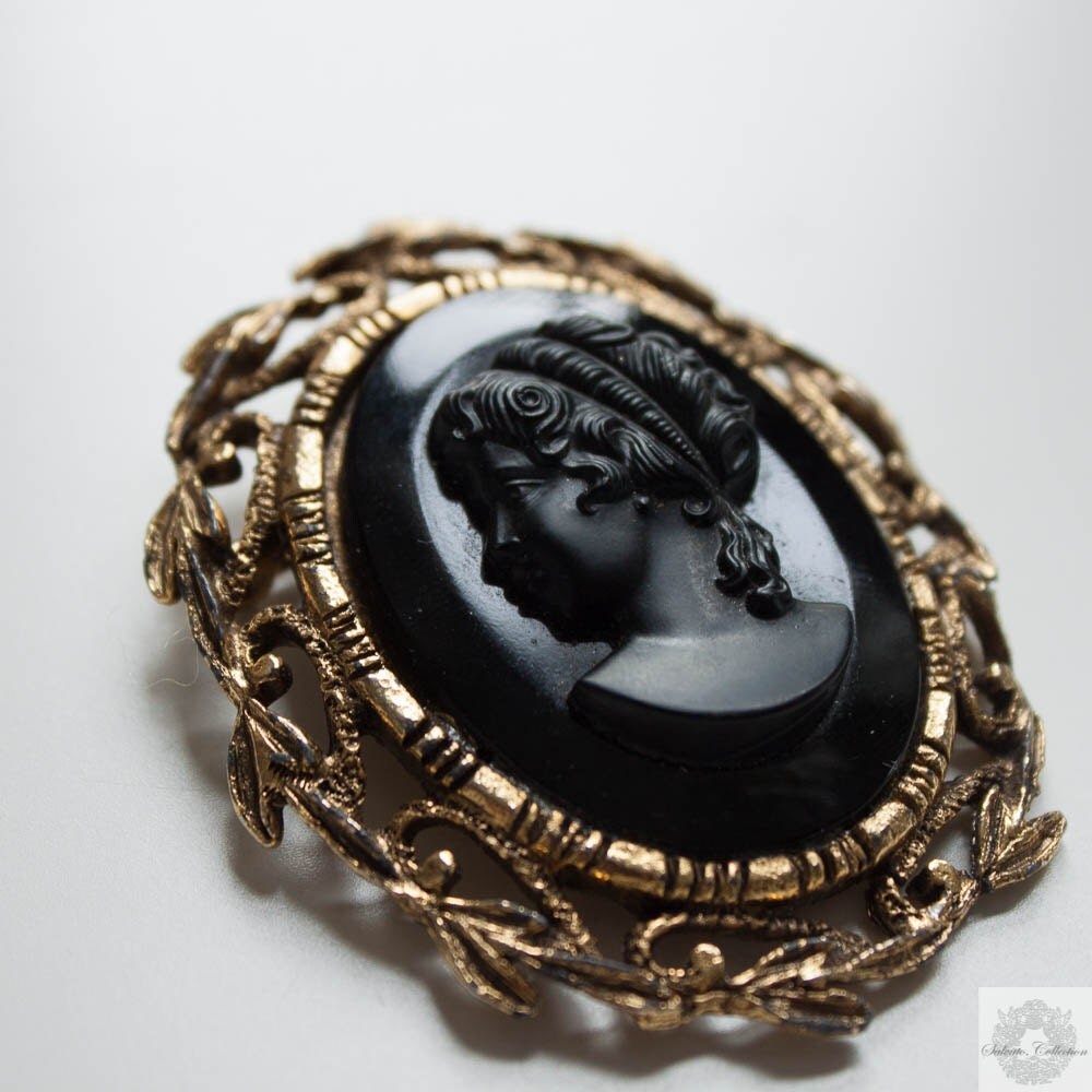 Large Cameo Pendant Brooch Vintage Black by SalvatoCollection