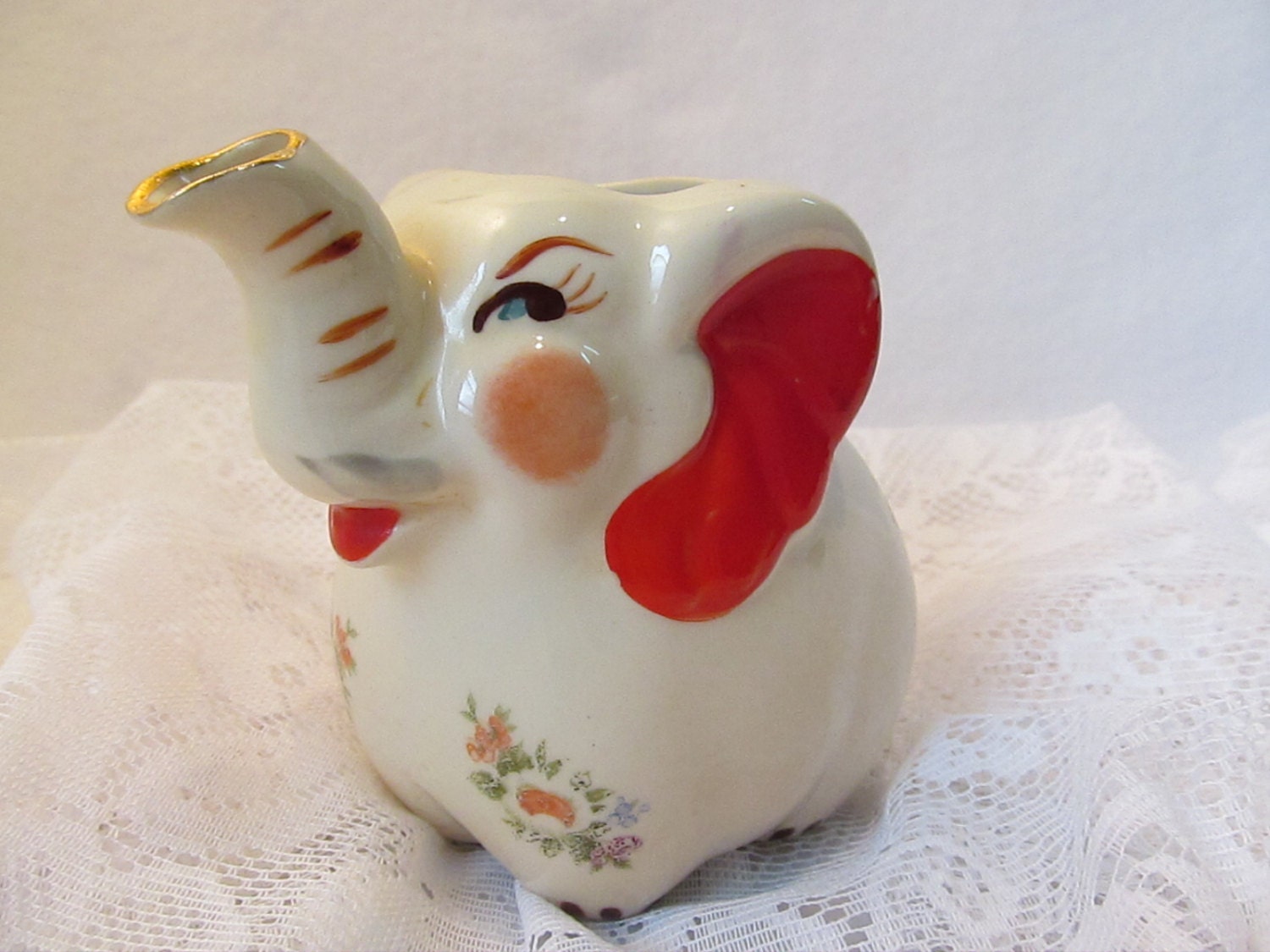 Vintage Shawnee Elephant Pitcher / Creamer by WalkersWimseys