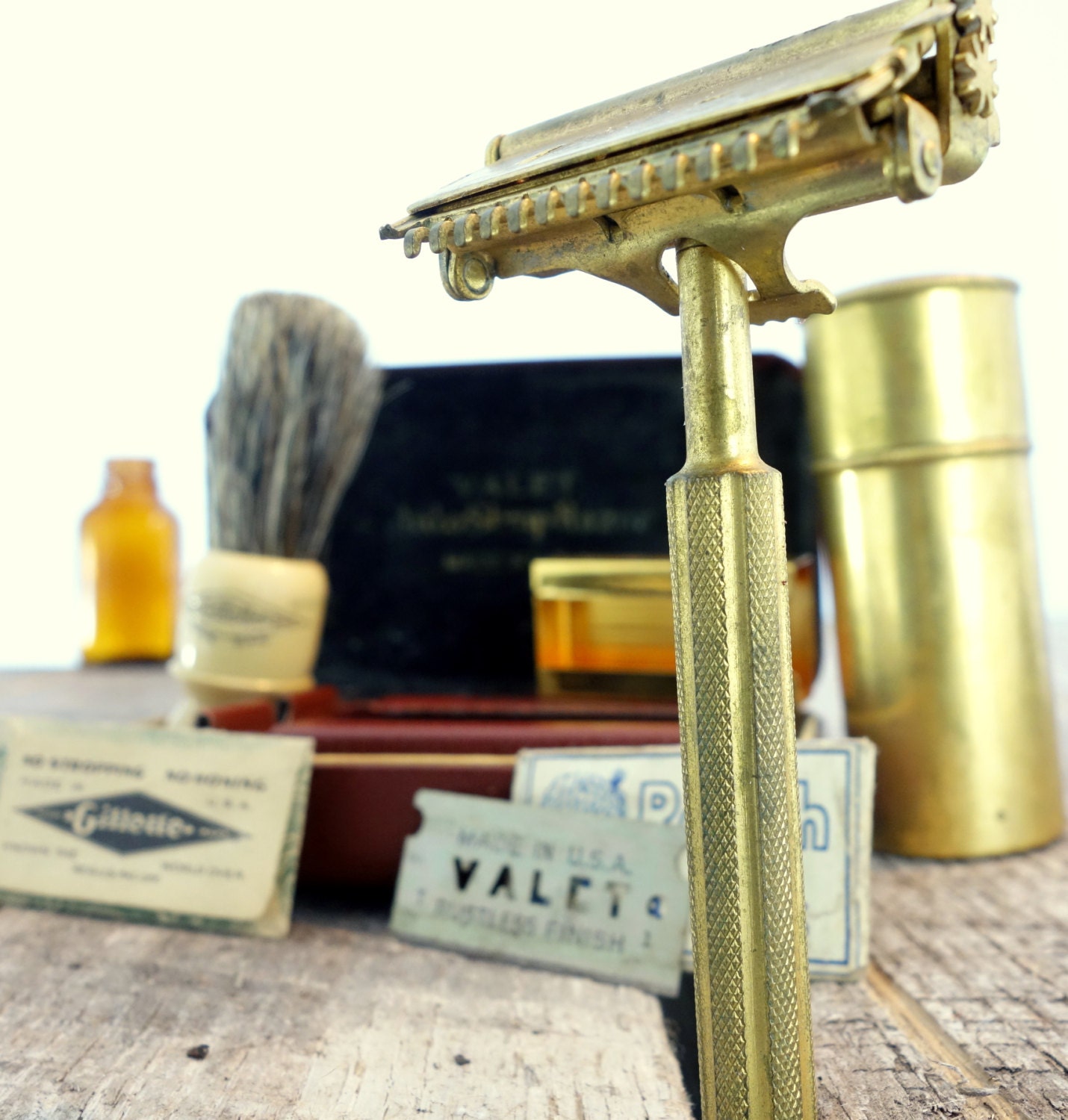 Mens Antique Shaving Kit Bath and Body Gilette Safety