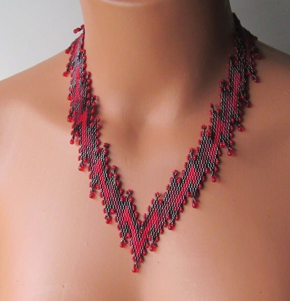 Peyote zigzag necklace by CHARMATIONS on Etsy