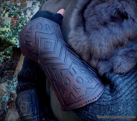 Thorin Oakenshield Bracers embossed leather costume cosplay accessory