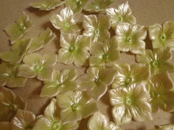 Gumpaste /Fondant Edible Hydrangeas for by MarysCakeConfections