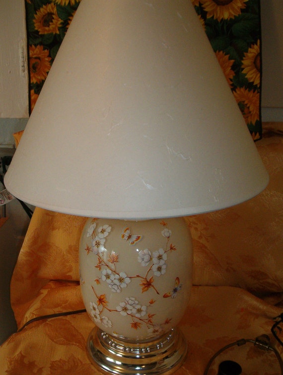 Vintage lamp Novelty Crystal Corp. NY 1978 Floral