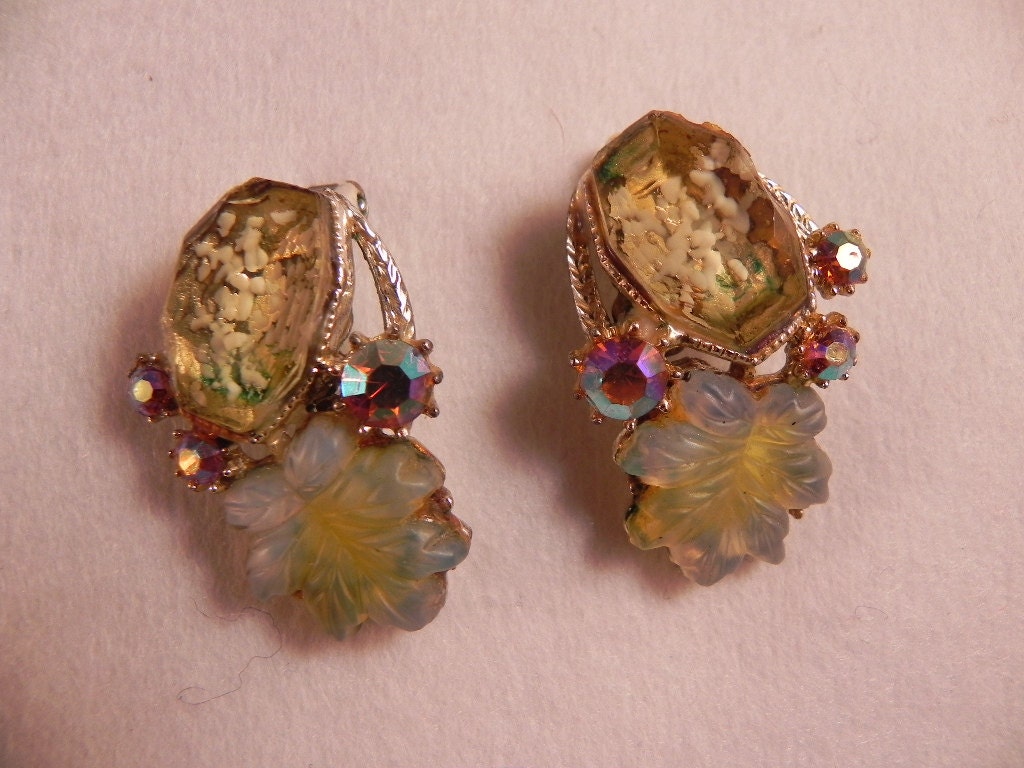 Vintage Clip Earrings Florenza Glass Opalescent Leaves and