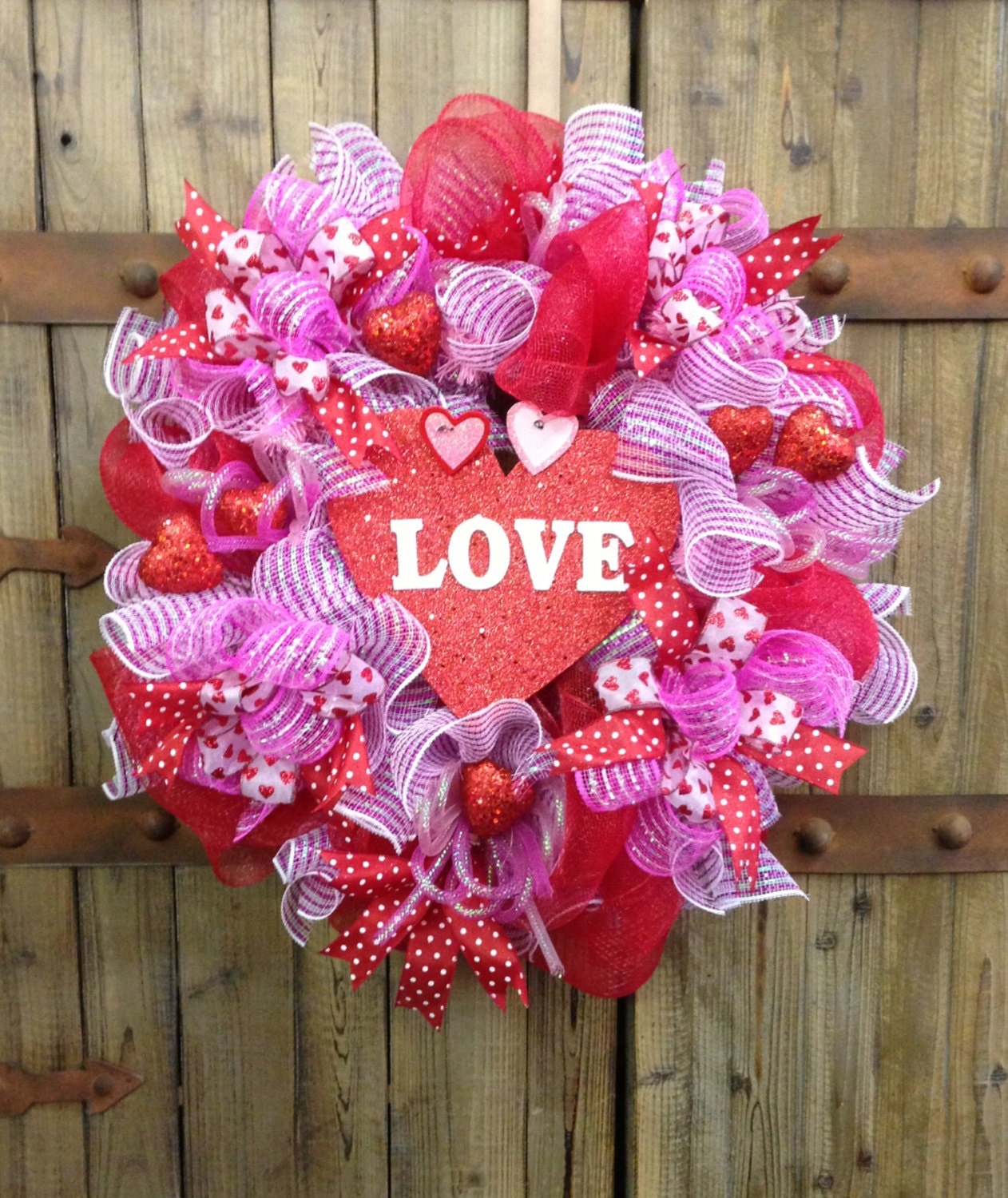Minimalist Valentines Day Wreath for Small Space