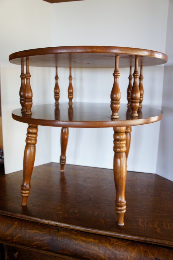 Vintage Round Wood End Table 2 Tier Colonial Drum Vintage Round Wood End Table 2 Tier Colonial Drum Turned Legs Side Occassional Spindlles