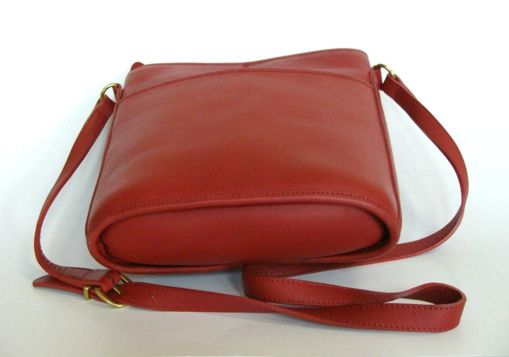 Wako Red Bucket Purse Shoulder Bag Cross Body Bag Bucket